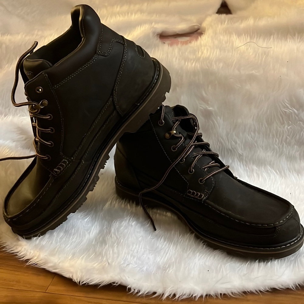 Brown rock port boots